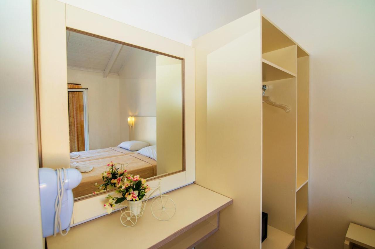 Playa Bay Hotel Zakynthos ラガナス エクステリア 写真